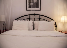 Colonial 154 H Boutique