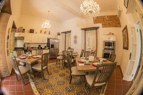 Colonial 154 H Boutique