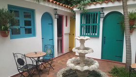 Colonial 154 H Boutique