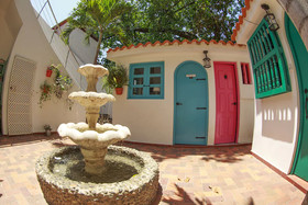 Colonial 154 H Boutique