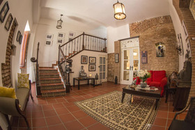Colonial 154 H Boutique