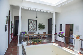 Colonial 154 H Boutique