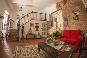 Colonial 154 H Boutique