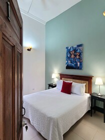 Hotel Class Colonial