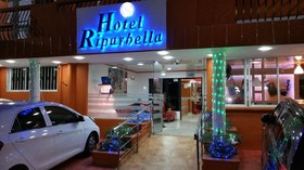 Hotel Riparbella
