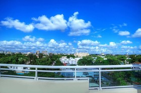 Hotel Shakey