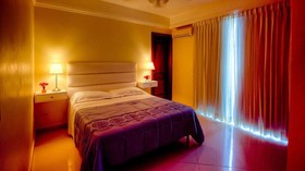 Hotel Shakey