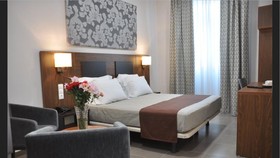 City Hotel