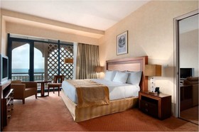 Hilton Alger