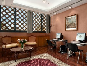 Hilton Alger