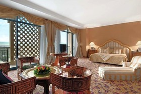 Hilton Alger