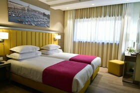 Hotel Tulip Inn Naya