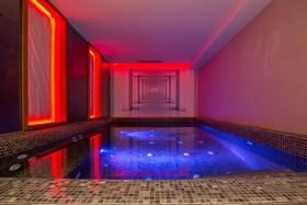 Lamaraz Arts Hotel