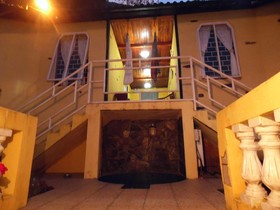 La Casa Amarilla