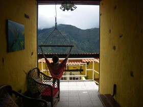 La Casa Amarilla
