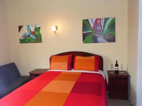 La Casa Amarilla
