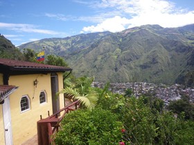 La Casa Amarilla