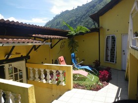 La Casa Amarilla