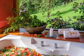 Luna Runtun Adventure Spa