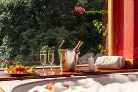 Luna Runtun Adventure Spa