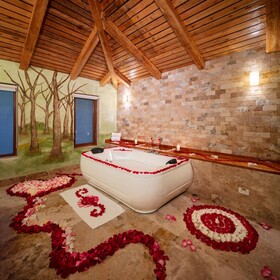 Luna Runtun Adventure Spa