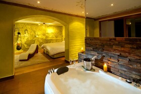 Luna Runtun Adventure Spa