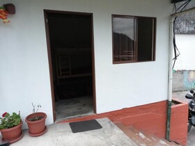 Montano Camping & Hostel