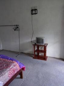 Montano Camping & Hostel