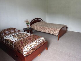 Montano Camping & Hostel