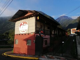 Montano Camping & Hostel