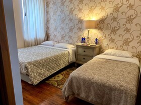 Azul de La Plaza Hotel
