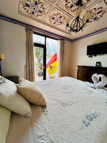 Azul de La Plaza Hotel