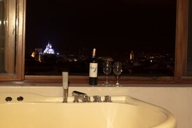 Azul de La Plaza Hotel