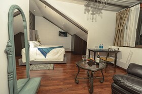Azul de La Plaza Hotel
