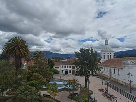 Azul de La Plaza Hotel