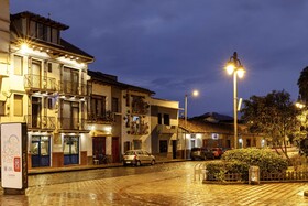 Azul de La Plaza Hotel