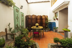 Azul de La Plaza Hotel