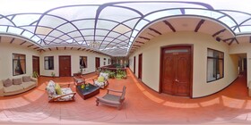 Hotel 4 mundos
