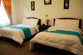 Hotel 4 mundos
