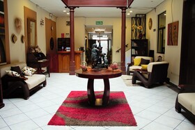 Hotel 4 mundos