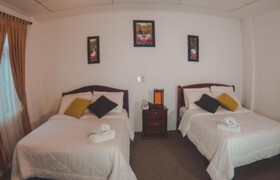 Hotel 4 mundos