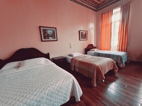 Hotel Chat Noir