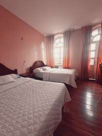 Hotel Chat Noir