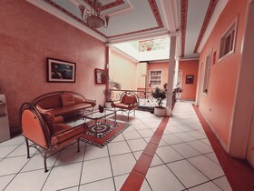 Hotel Chat Noir