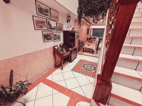 Hotel Chat Noir