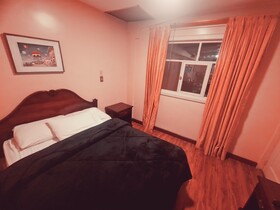 Hotel Chat Noir