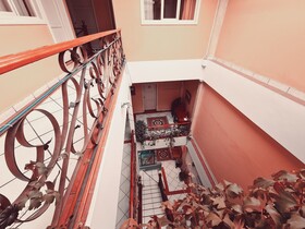 Hotel Chat Noir