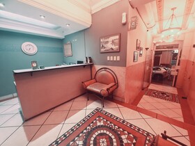 Hotel Chat Noir