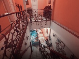 Hotel Chat Noir