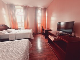 Hotel Chat Noir